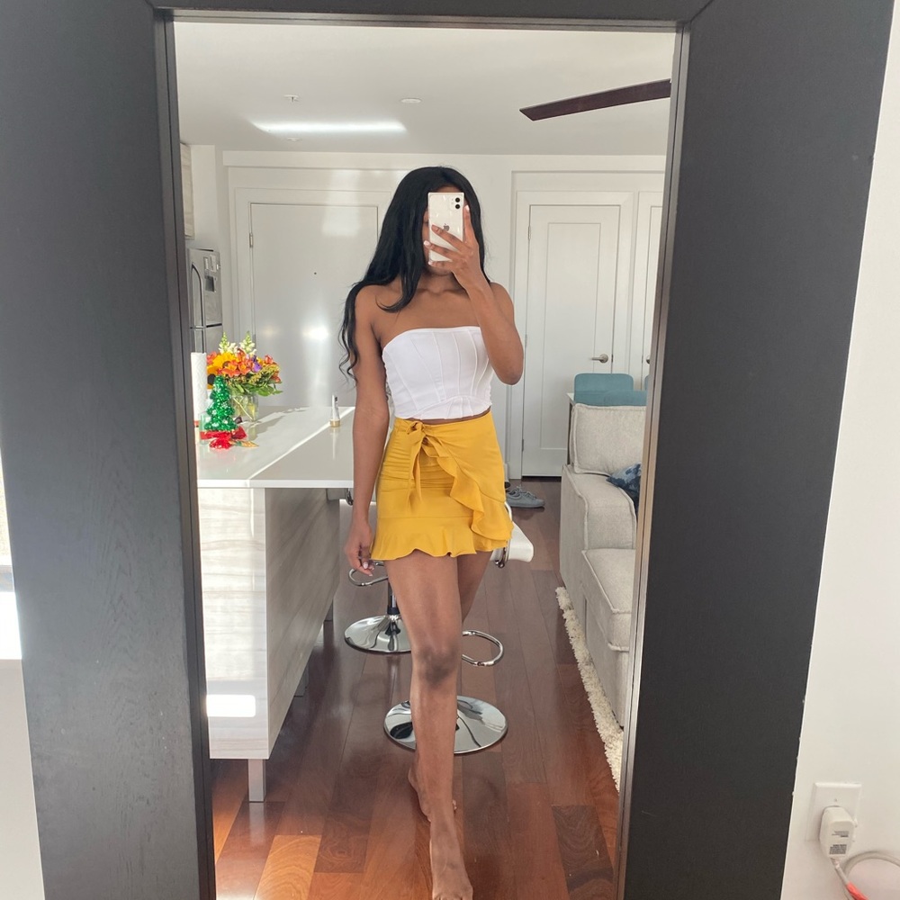 Yellow drill bottom skirt